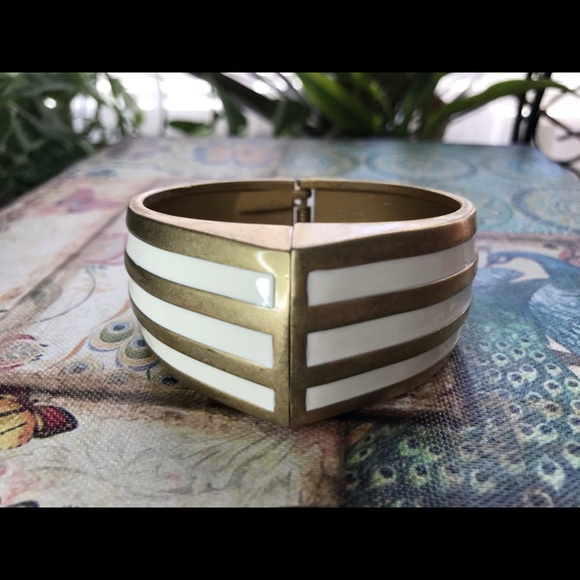 Matte Gold Hamptons Beach Vibe Bracelet - Picture 15 of 15